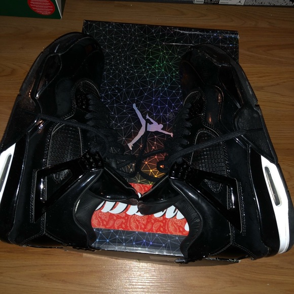 Jordan 4s - Picture 2 of 6